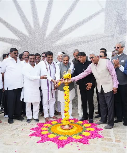 A moment marking the celebration of courage and commitment to India’s freedom legacy.